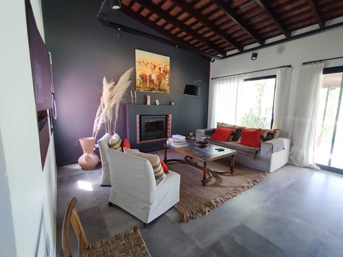 Areco - El Tropezon - Excelente Casa 3 Dorm - Pileta