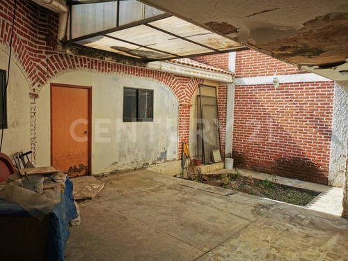 Imagen 3 de 12 de Se Vende Casa En Paseos Del Sol Uso De Suelo Mixto
