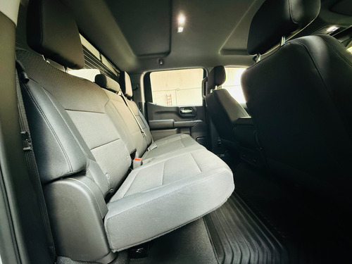 Chevrolet Silverado Custom 2025