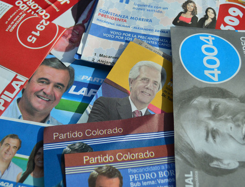 Reparto De Listas Políticas,  Volantes ,folletos , Etc . 