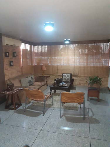  En Venta Acogedor Apartamento En Guaparo. C-6206897