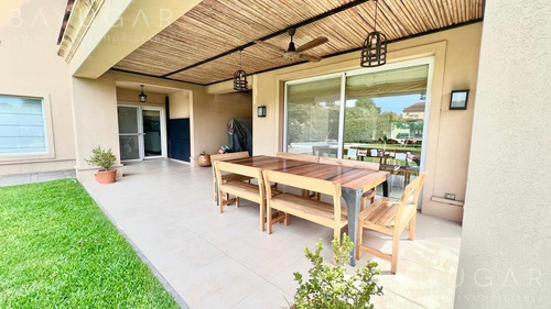 Imagen 4 de 21 de Venta - Muy Linda Casa En Club De Campo San Francisco - Bayugar Negocios Inmobiliarios