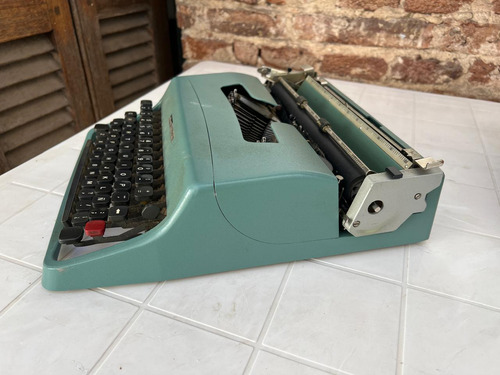 Máquina De Escribir Olivetti Lettera 32 (para Repuestos) (Usado)