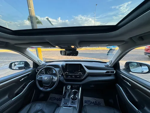 Toyota Highlander 3.5 Limited Panoramic Roof At