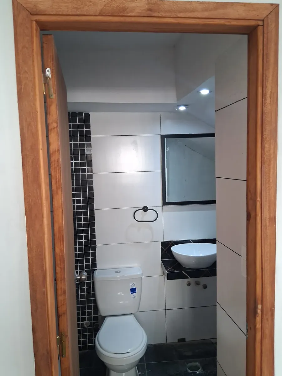 Casa A Estrenar En Malvín, 2 Dorm, 2 Baños, Cochera, Sin Gastos Comunes.  Estufa A Leña Y Parrillero. A Una Cuadra De Shopping Plaza Italia · Foto 3