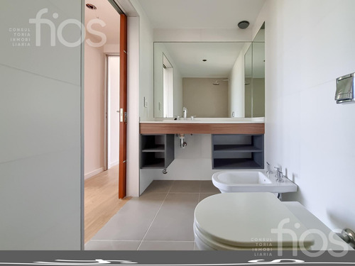 Venta Departamento De Dos Dormitorios Con Balcon, Cochera Y Amenities En Puerto Norte