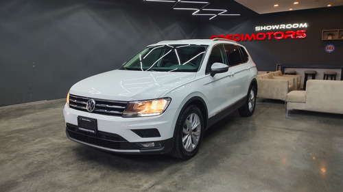 Volkswagen Tiguan 1.4 Comfortline 7p At piel