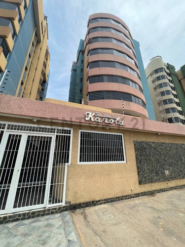 En Venta Cómodo Apartamento En La Avenida Bolívar De Lecheria