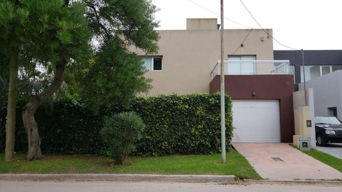 Casa 5 Abientes Y 2 Baño
