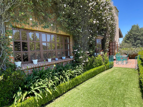 Casa En Venta En Acopilco En Privada Con Club Hípico.