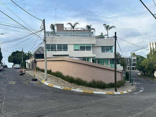 Departamento En Renta En Lomas De Tecamachalco Con Jardin (m2d2523)