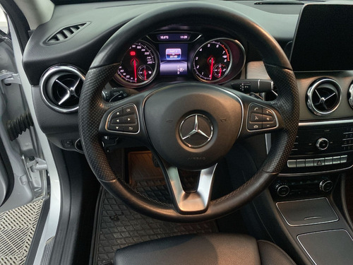 Imagen 16 de 25 de Mercedes Benz Gla 200 2020