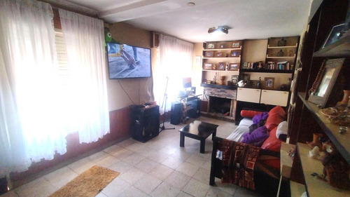 En Venta Casa 2 Dormitorios Depto 1 Dormitorio - La Falda