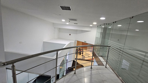 Local En Alquiler En 1er Nivel De Plaza Comercial En Naco, Santo Domingo, 275m2
