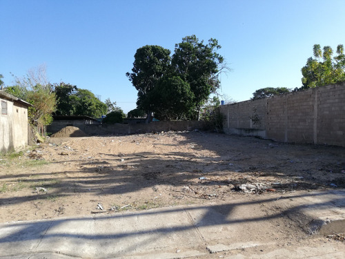 Terreno En Los Robles, Municipio Maneiro