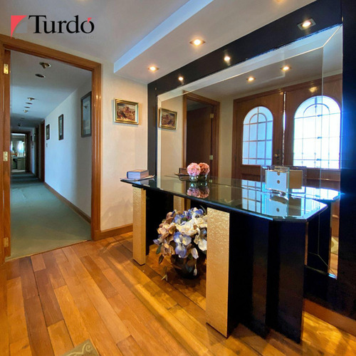 Piso En Venta De 4 Ambientes Con Dependencia En Zona Centro, Mar Del Plata.