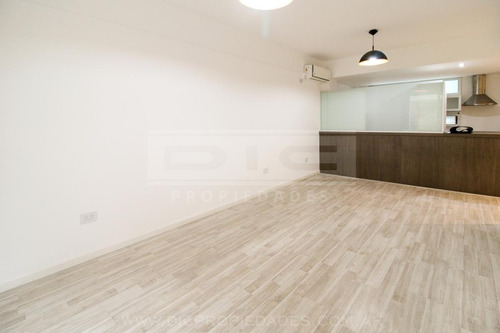Imagen 5 de 29 de Semipiso De 3 Amb Con Cochera, Estilo Moderno En San Isidro