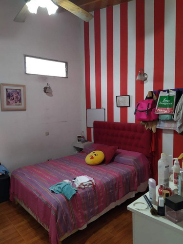 Casa En 2 Plantas Con Local En Buena Ubicacion!!!