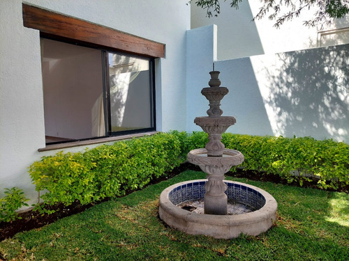 A 10 Min De Los Arcos Privada Exclusiva De Casas De Autor, Estilo Mexicano Moderno 3 Rec Con Baño Y Vestidor Espacios Amplios Y Jardin Trasero