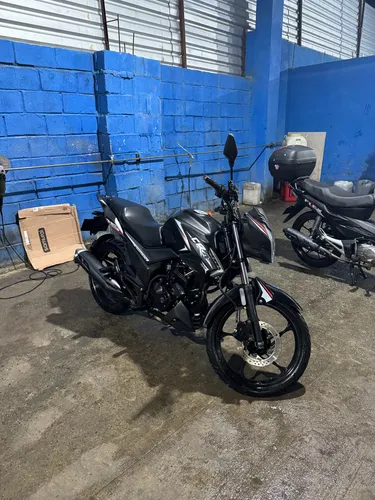 ¡vendo Akt Cr4 125 - Modelo 2022 En Excelente Estado!