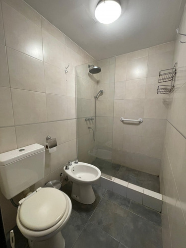 Carlos Paz - Departamento 2 Dormitorios Con Balcón, Cochera Y Amenities En Pleno Centro