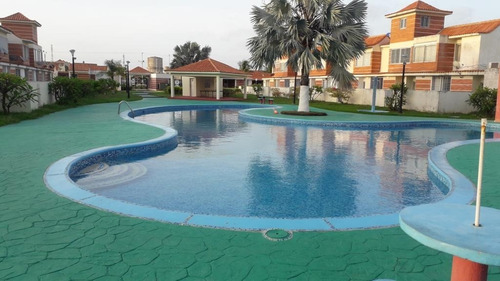 Imagen 3 de 10 de Townhouse En Tucacas, Res. Pescadores I, Bp, Código: Atth-212
