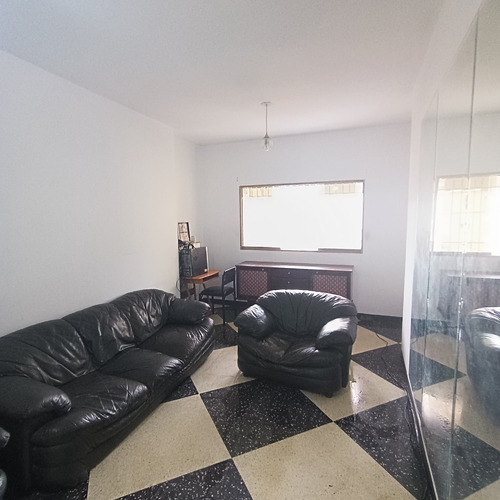 Apartamento En Venta Los 73 M2 - Urb. Chaguaramos