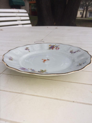 Plato De Porcelana Europea Antiguo Con Borde Dorado Y Sello (Usado)