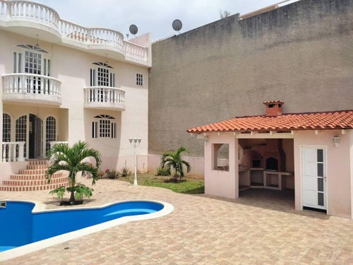 Casa Con Piscina En Venta En Vista Alegre Ra