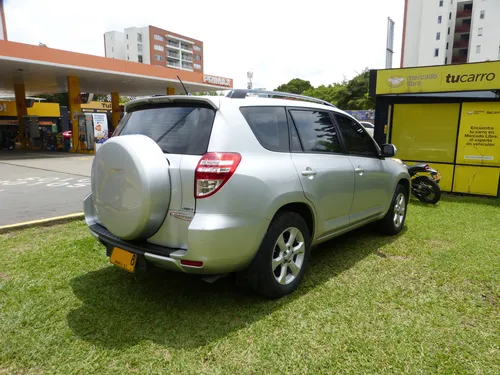 Toyota Rav4 2012 Color Plata.