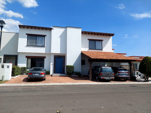 A 10 Min De Los Arcos Privada Exclusiva De Casas De Autor, Estilo Mexicano Moderno 3 Rec Con Baño Y Vestidor Espacios Amplios Y Jardin Trasero