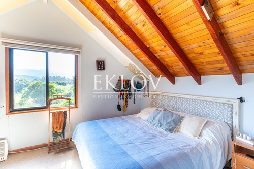 Casa Con Quincho Y Cabaña En Mantagua, 2.528m² De Terreno