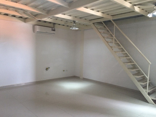 Imagen 6 de 10 de Alquiler - Local Comercial C. C. Rivera Real.