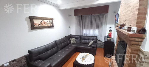 Imagen 4 de 19 de Venta Casa De 6 Ambientes Con Cochera Y Fondo Libre Con Piscina Y Quincho En Wilde (26900)