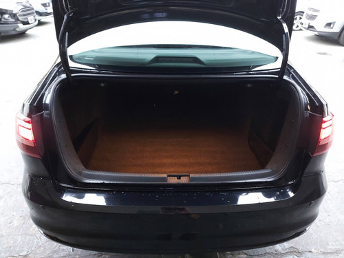 Imagen 19 de 19 de Volkswagen Vento Advanced Plus 2.5 Manual