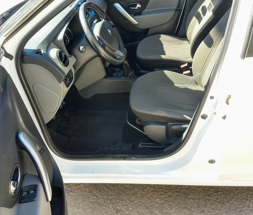 Imagen 6 de 7 de Renault Logan 2016 1.6 Privilége Plus 105cv