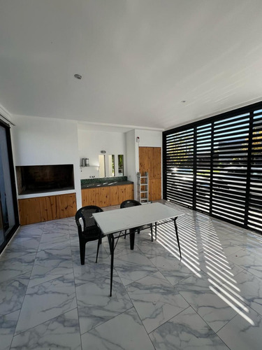Casa En Venta 5 Ambientes Hudson Chico