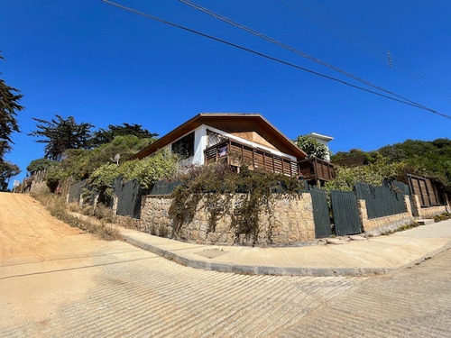 Acogedora Casa Con Vista Al Mar El Quisco