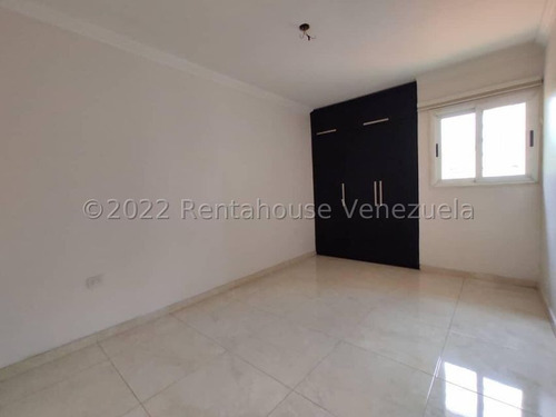 Apartamento En Venta En San Isidro Maracay Aragua 23-1894 Irrr