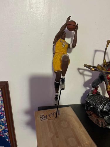 Figura Mcfarlane Kobe Bryant 8