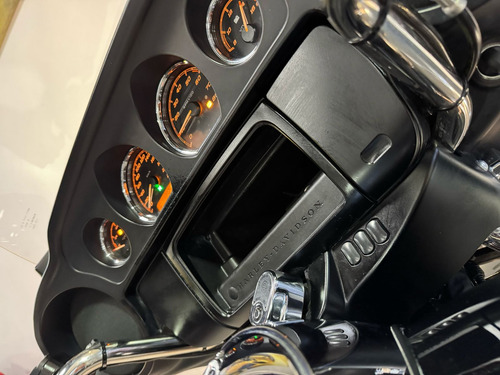 Excelente Harley Davidson Electra Glide 2019