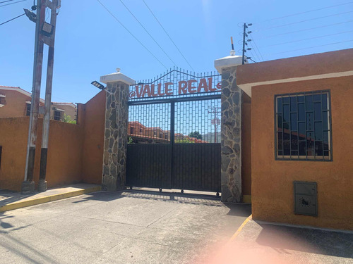 Norail Machado Vende Town House Resd Valle Real San Diego