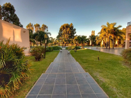 Imagen 15 de 21 de Casa De 4 Dormitorios En Venta En Haras Del Sur 2