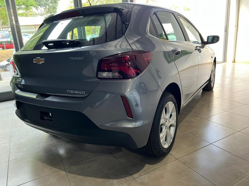 Imagen 2 de 13 de Chevrolet Onix Premier Turbo