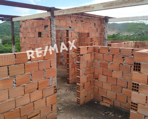 Re/max 2mil Vende, Terreno Con Bienhechuría, Guatamare, Arismendi, Isla De Margarita.