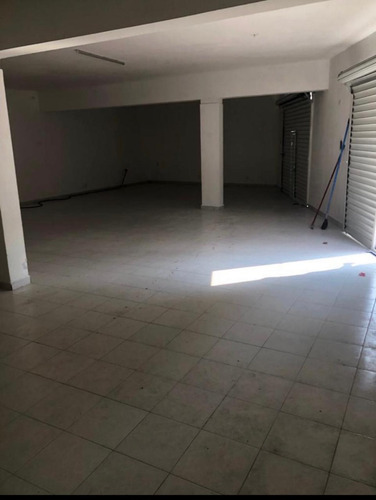 Bonito Edificio De Tres Niveles Con Local Ubicado En Jardines De Cuernavaca... 5,250,000