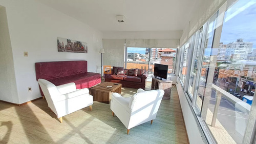 Apartamento En Plena Península, Punta Del Este. Ref. 4544