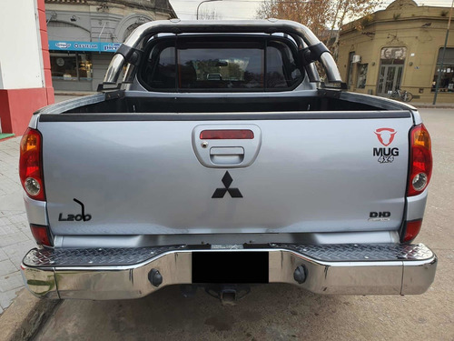 Imagen 13 de 13 de Mitsubishi L200 2014 2.5 Cd 4wd High-power Di-d At5 Cuero