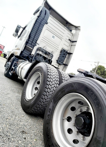Imagem 8 de 13 de Volvo Fh460