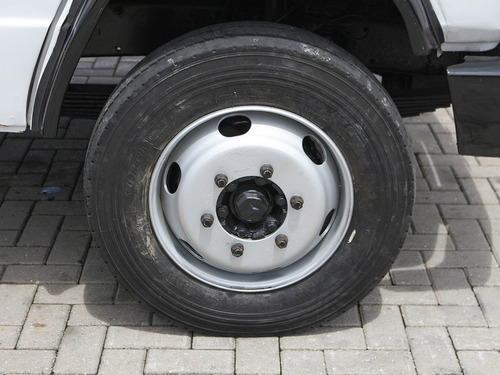 Imagem 12 de 15 de Mercedes Benz 710 - 4x2 - 2011 - Com Comboio=vw,volvo,scania